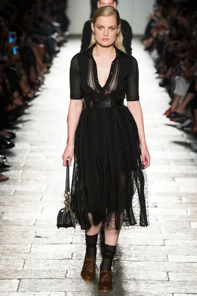 Look 11